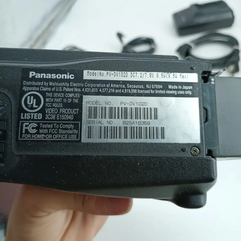 (P) Panasonic PV-DV102D MiniDV Palmcorder Camcorder Tested w/ AC Adapter